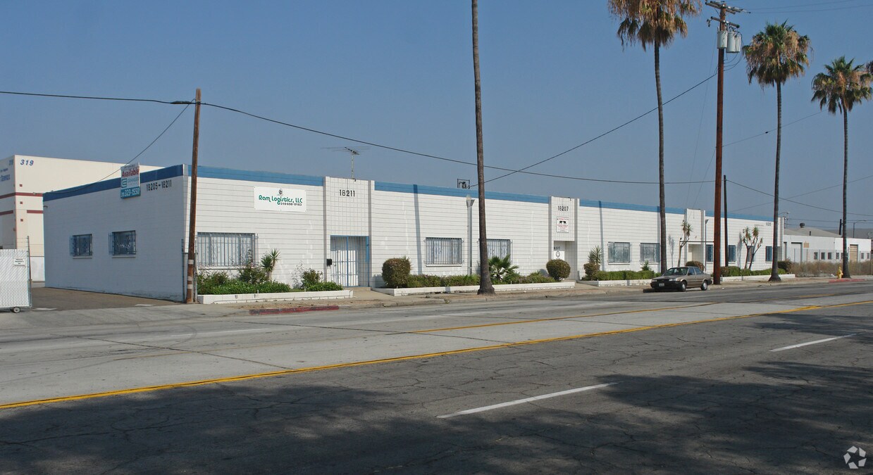 18205-18215 S Broadway St, Gardena, CA 90248-3535