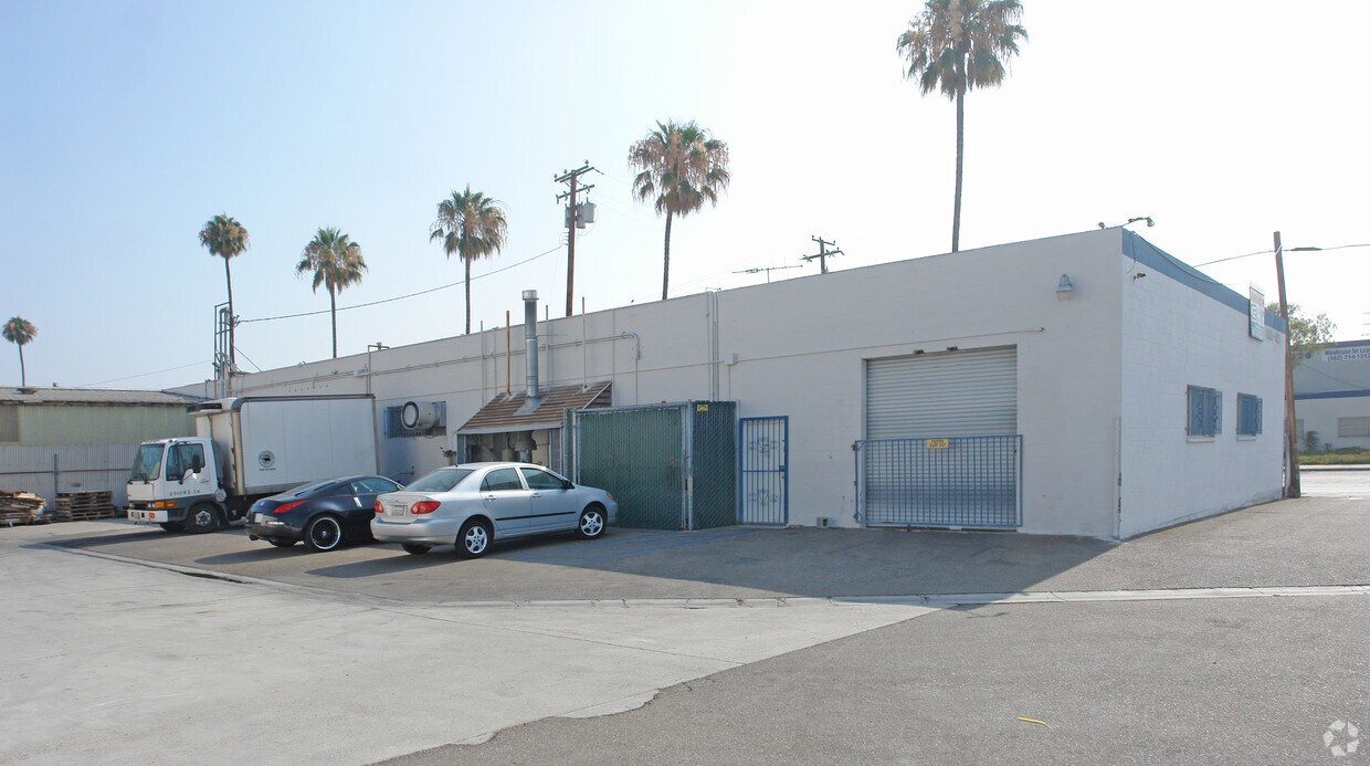 18205-18215 S Broadway St, Gardena, CA 90248-3535